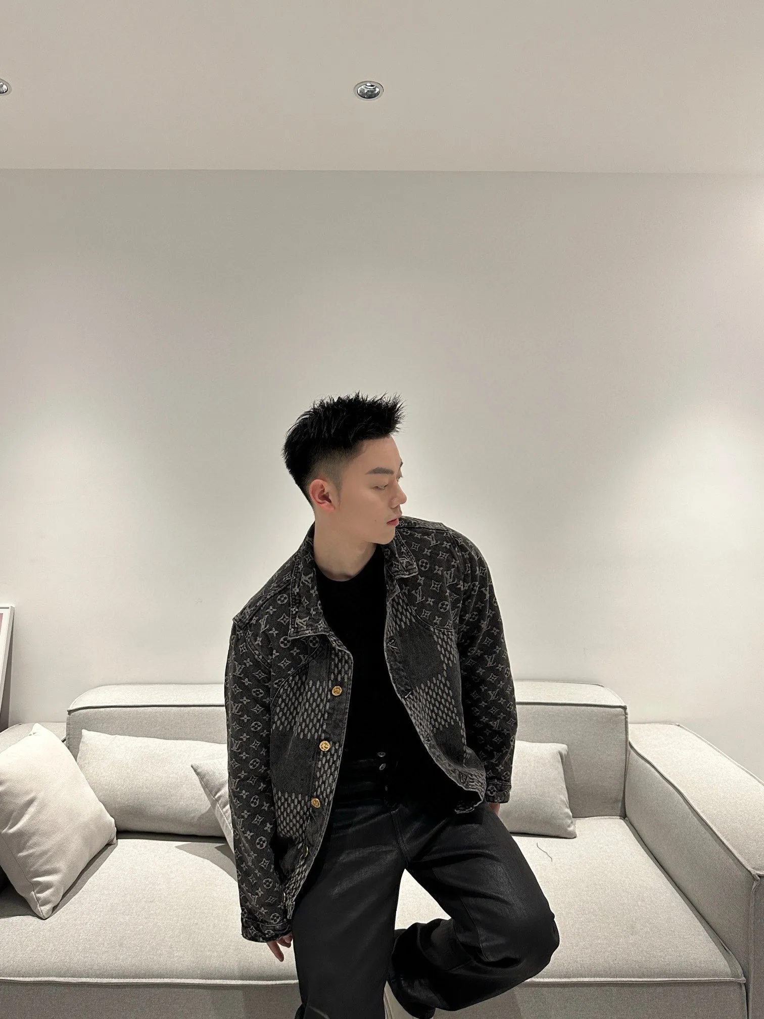 Louis Vuitton/ Classic